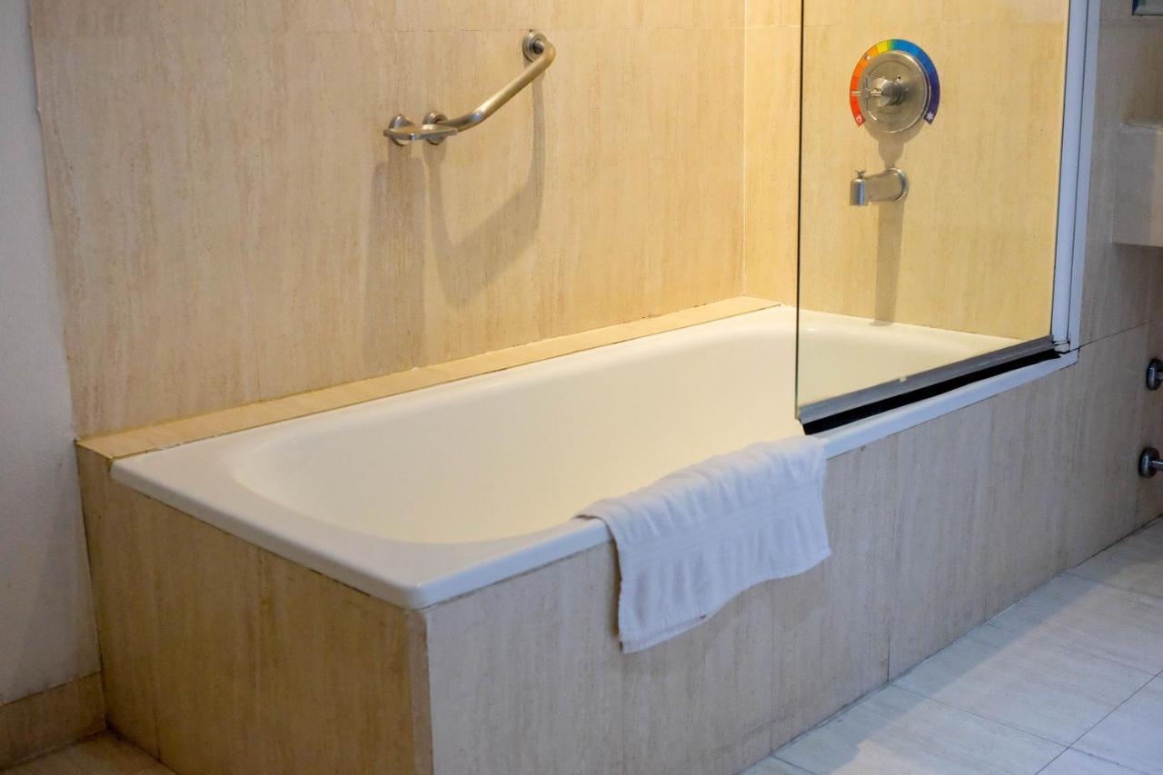 Hotel Senses Equipetrol 圣克鲁斯 外观 照片